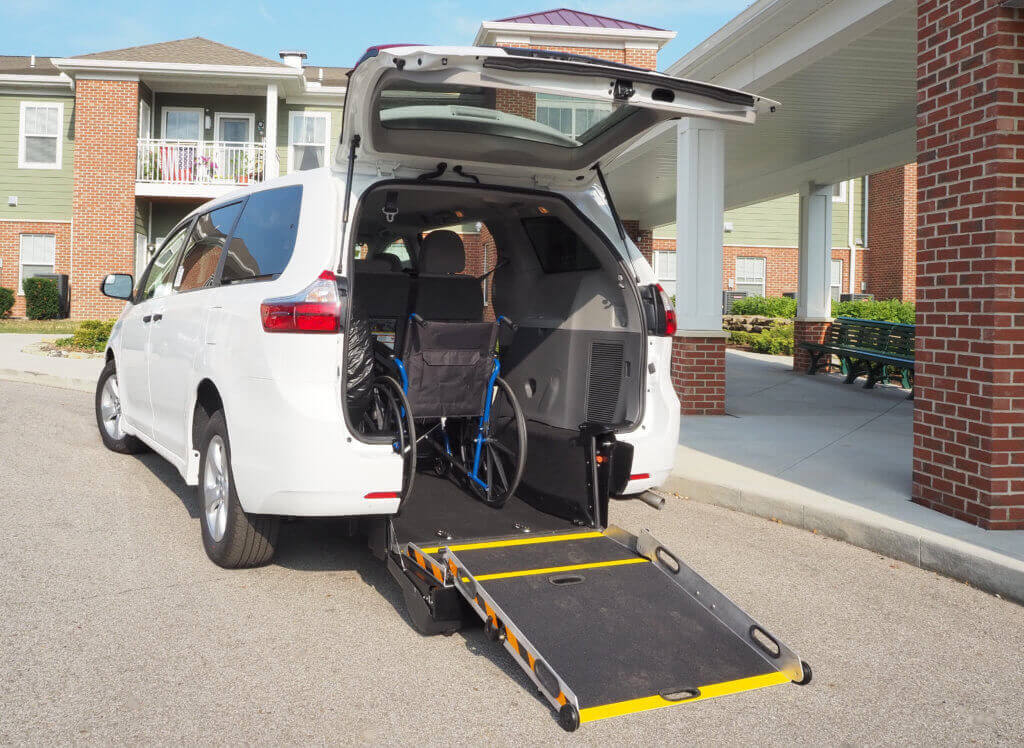 Toyota Sienna Wheelchair Minivan with Removable Ramp